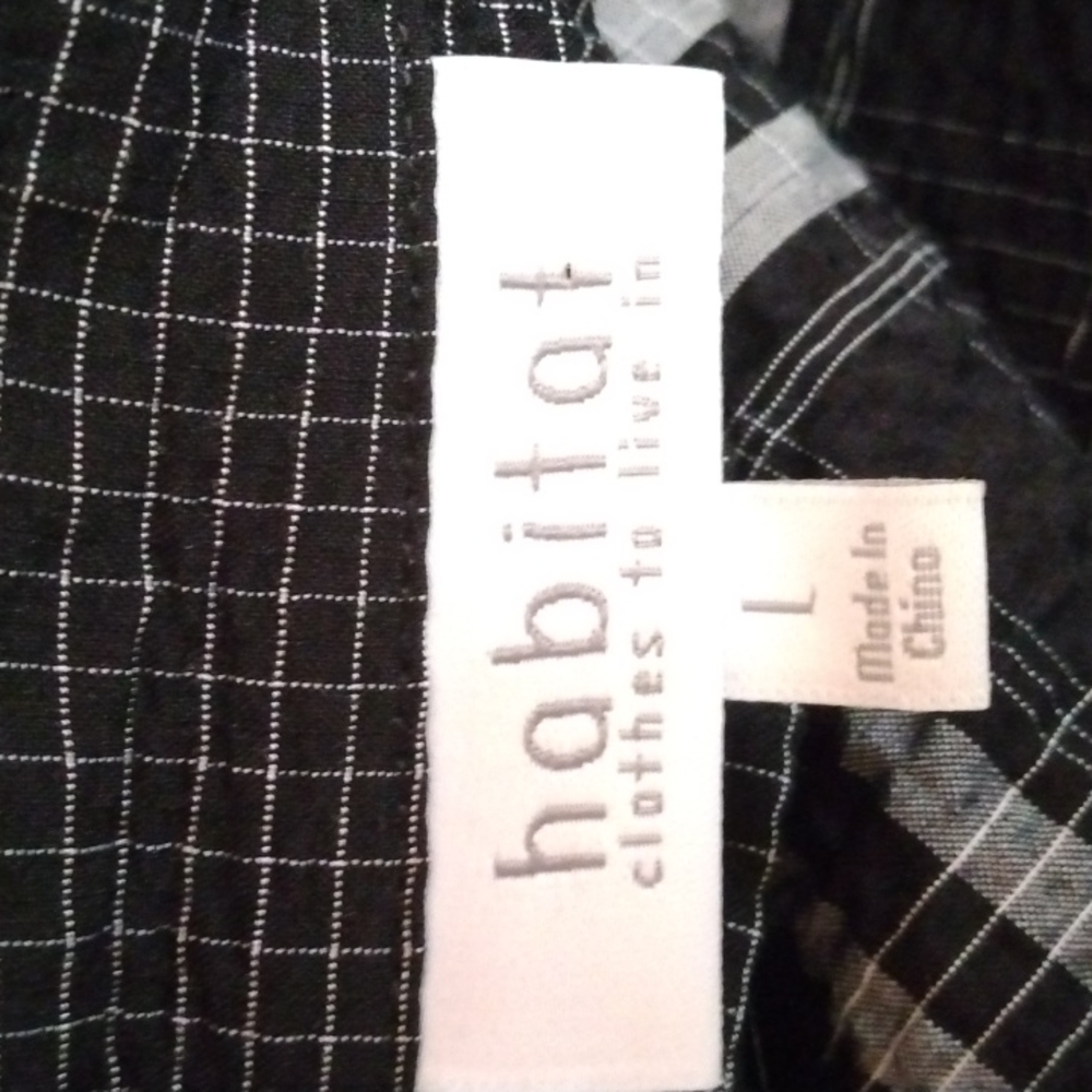 Habitat Size Large Button Front Top. - image 8